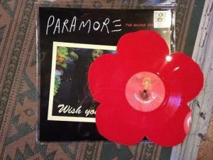 PARAMORE- THE HOLIDAY SESSIONS